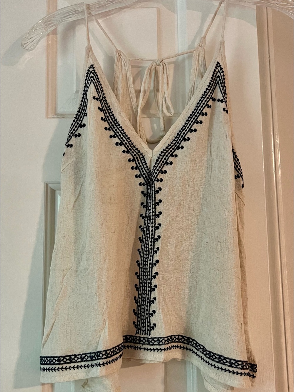 ASTR linen V-Neck Embroidered Tie-Back Camisole